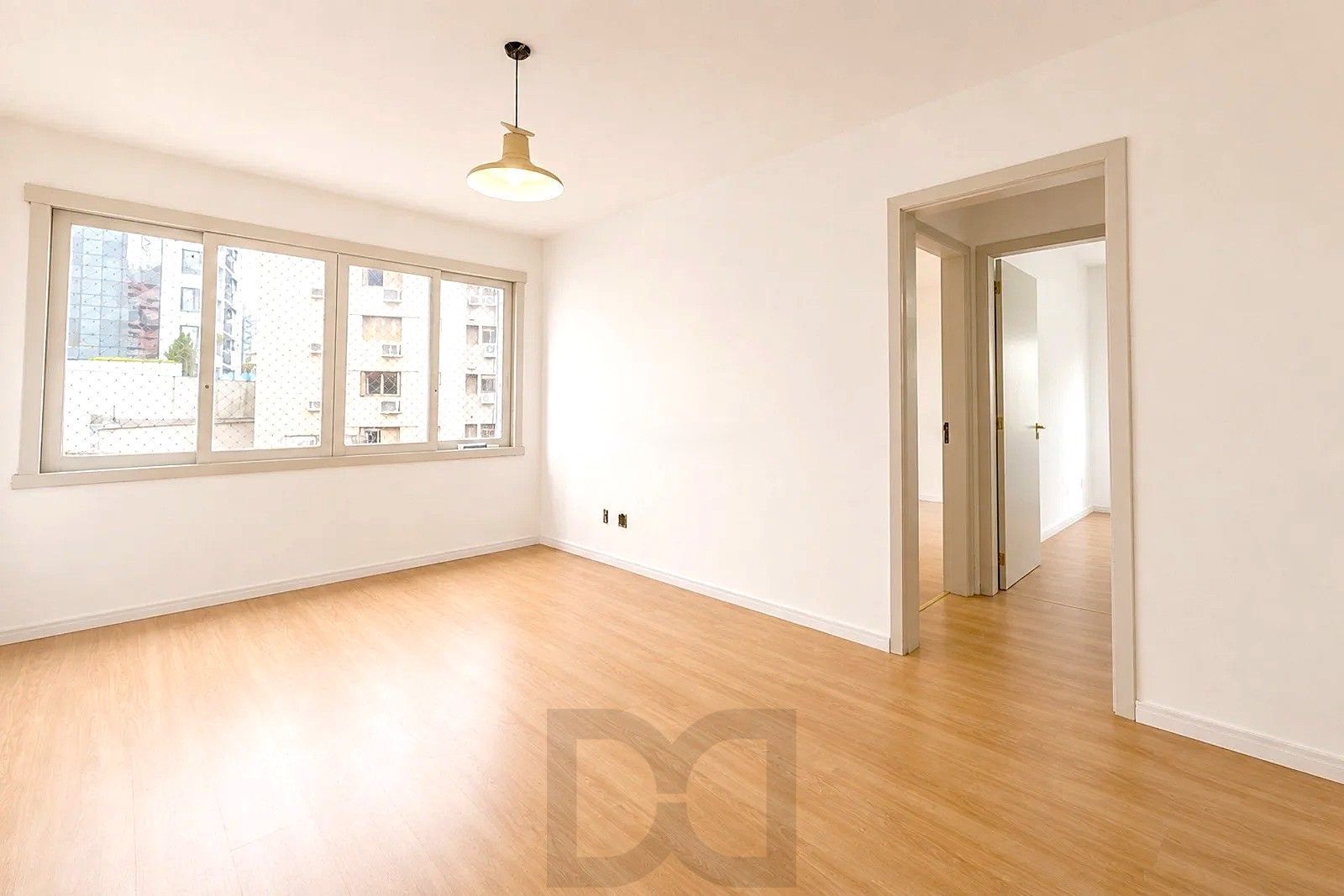 Excelente apartamento em localização privilegiada, na Avenida Dr. Nilo Peçanha com 2 dormitórios, 2 banheiros e 1 vaga de garagem. — foto 1