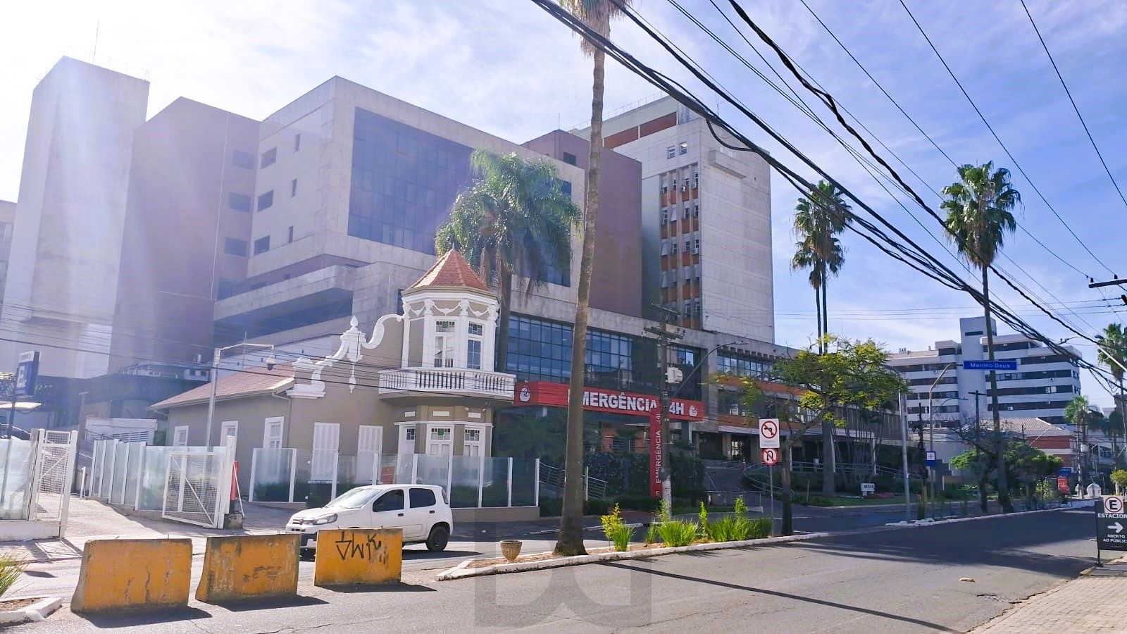 Lindo Apartamento com 1 dormitório no Bairro Menino Deus. — foto 34