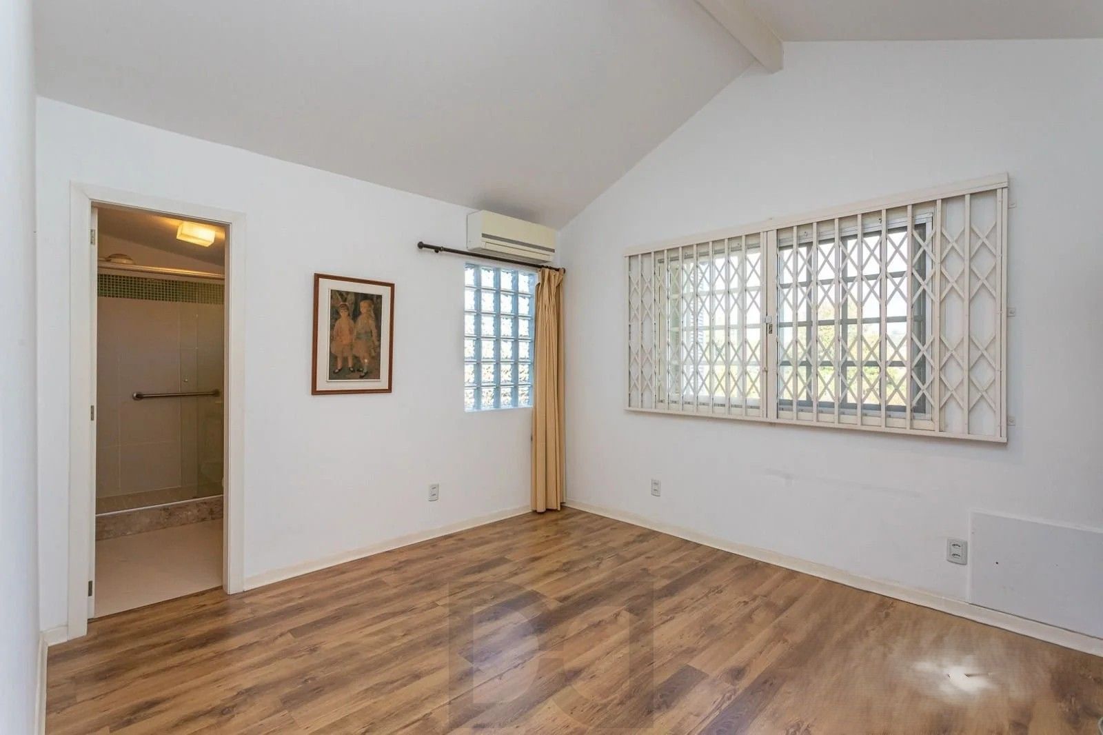 Casa em condomínio no Bairro Ipanema com 4 dormitórios sendo 2 suítes e 3 vagas de garagem. — foto 34