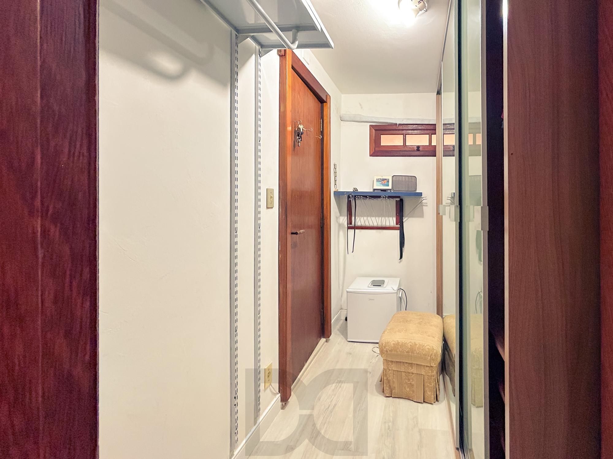" Oportunidade" Linda Casa com 4 dormitórios, piscina, lareira e Salão de festas semimobiliada  Bairro Vila assunção — foto 24