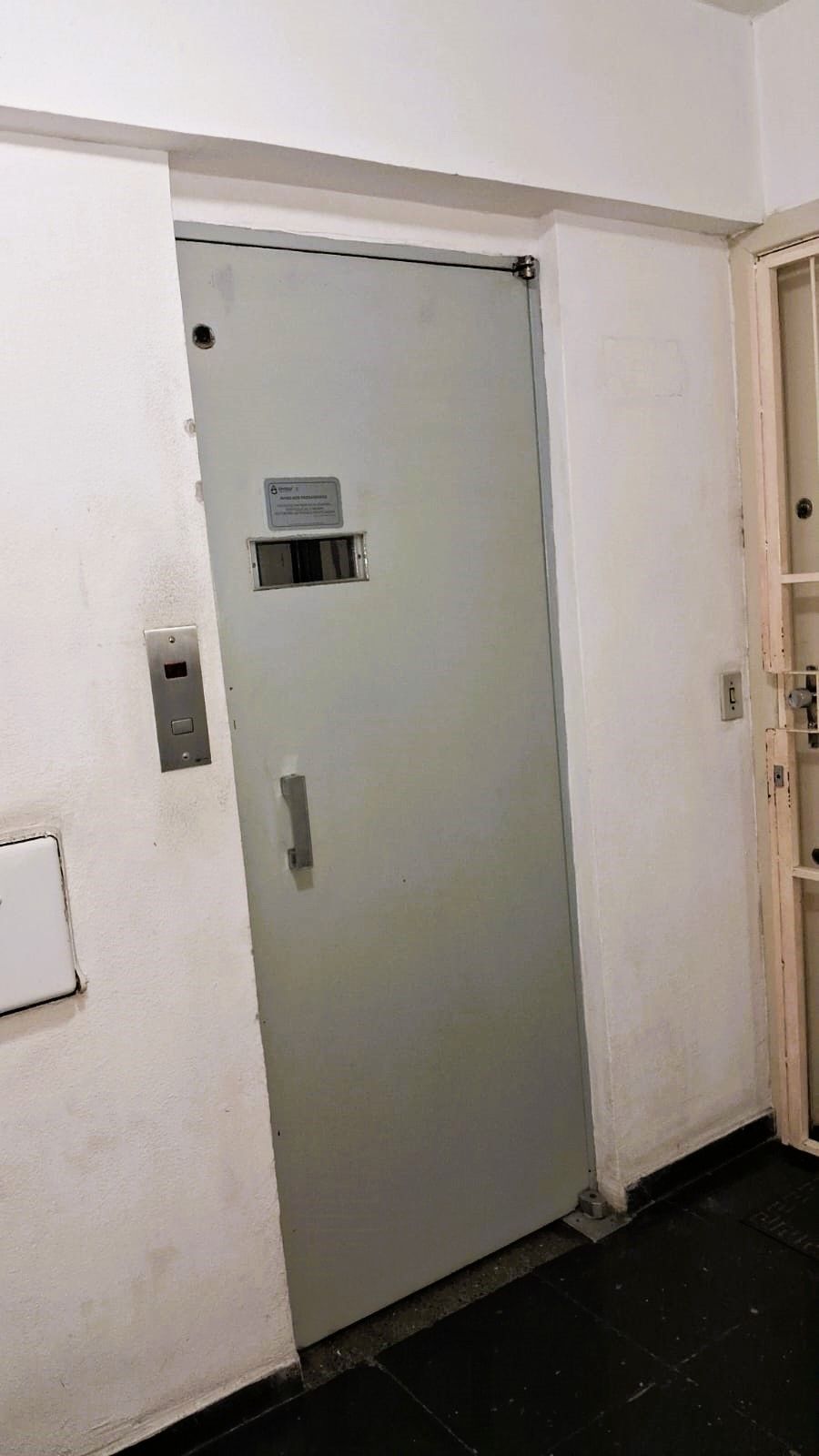Lindo Apartamento com 1 dormitório no Bairro Menino Deus. — foto 9