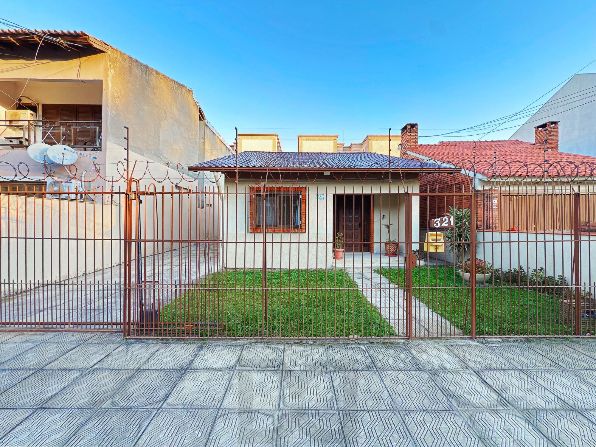 Casa à venda na Cavalhada – 2 Dormitórios com 330m² de terreno. — foto 1
