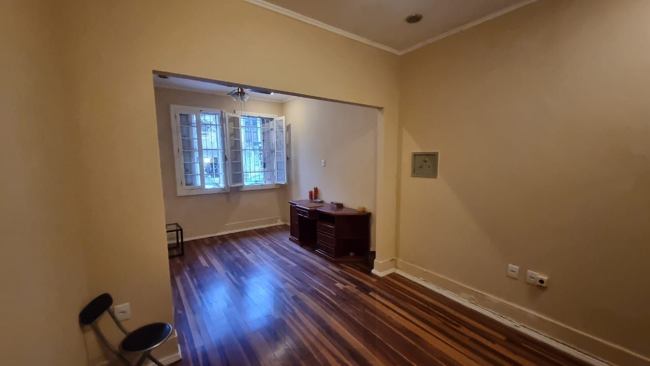 ótima casa transformada em comercial, com 3 salas, banho social, cozinha, pátio, em localização privilegiada no bairro. — foto 3