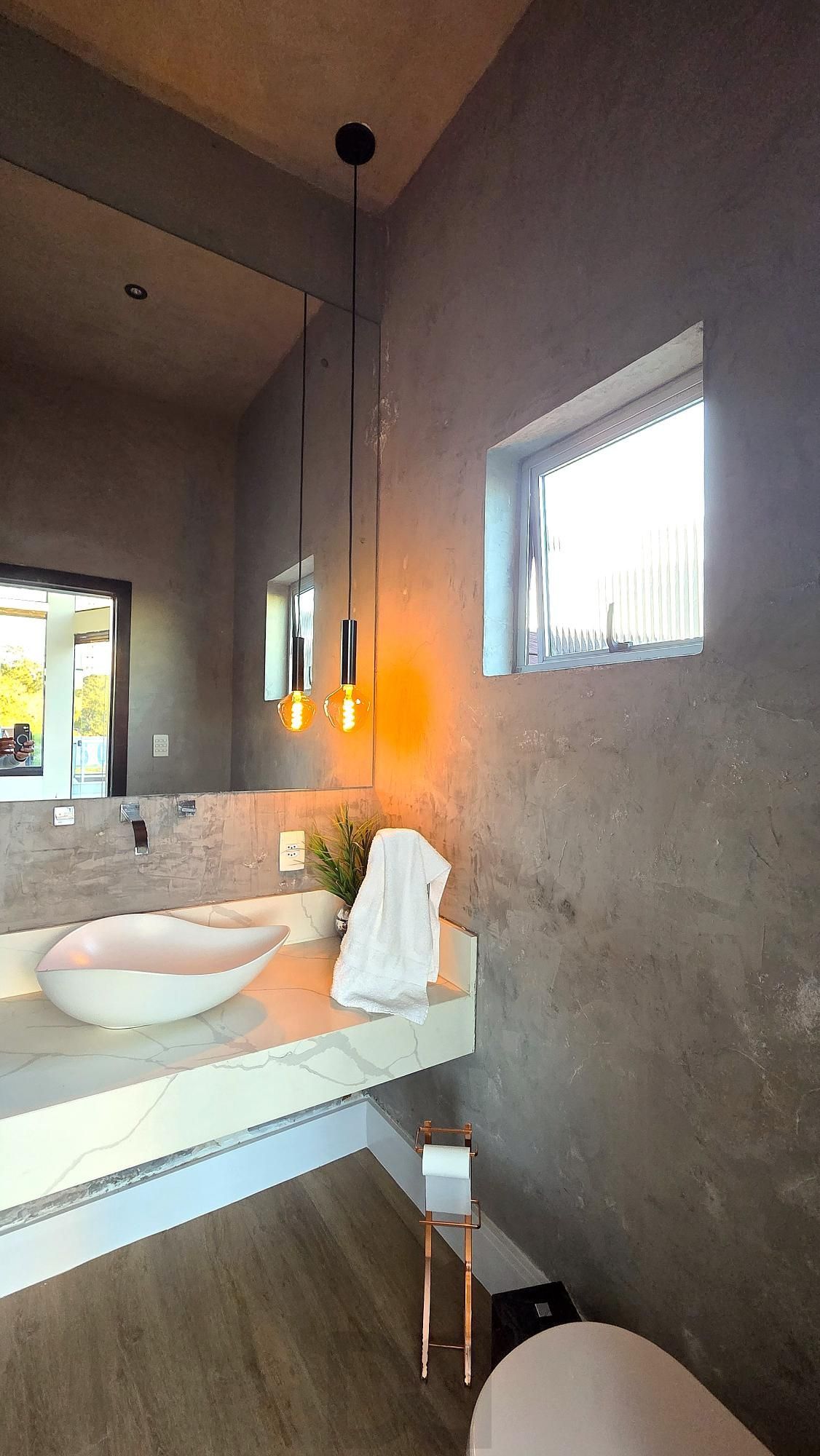 Cobertura de Alto Padrão com 357m2, 3 suítes e 3 vagas de garagem. Vista Permanente para o Guaíba | Porteira Fechada | Bairro Cristal. — foto 29