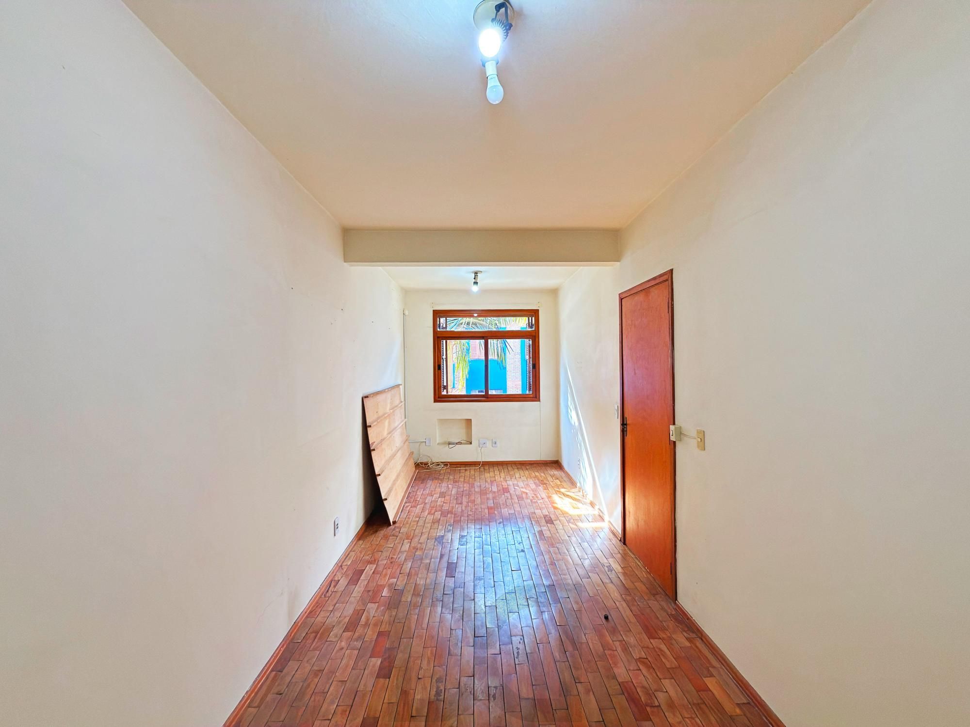 Casa em Condomínio  | 3 Dormitórios, Suíte, Lareira e Churrasqueira — foto 16