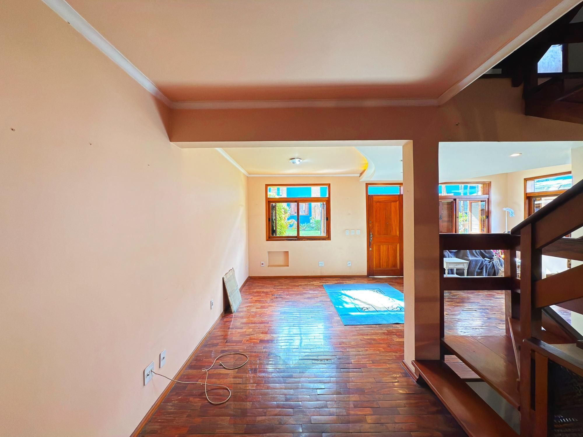 Casa em Condomínio  | 3 Dormitórios, Suíte, Lareira e Churrasqueira — foto 33