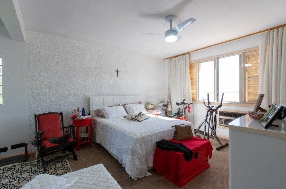 Excelente casa com 5 dormitórios, 2 suítes, 3 vagas de garagem e uma vista perene para o por do sol no Guaiba. — foto 45