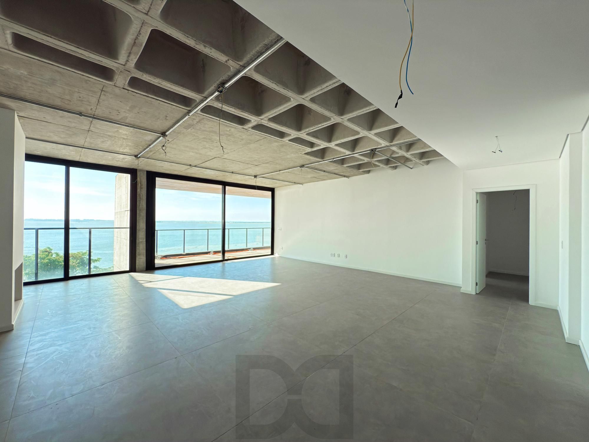 Belíssimo apartamento com 230,6m2, 3 suítes e 4 vagas de garagem. Projeto diferenciado e vista deslumbrante para o pôr do sol do Guaíba. — foto 7