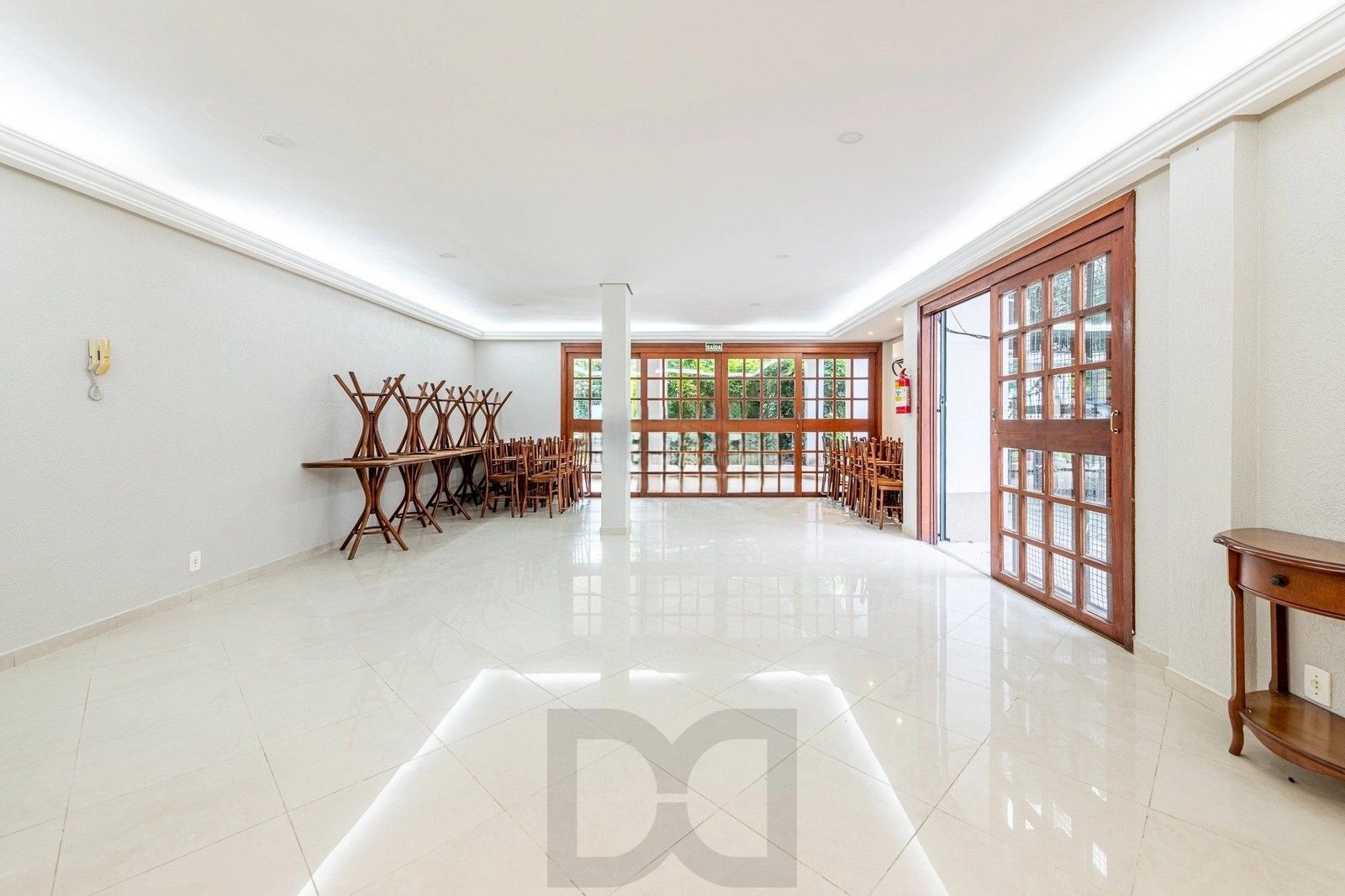 Cobertura duplex com 209,79m² de área privativa, conta com 3 dormitórios, 1 suíte e 2 vagas de garagem. — foto 38