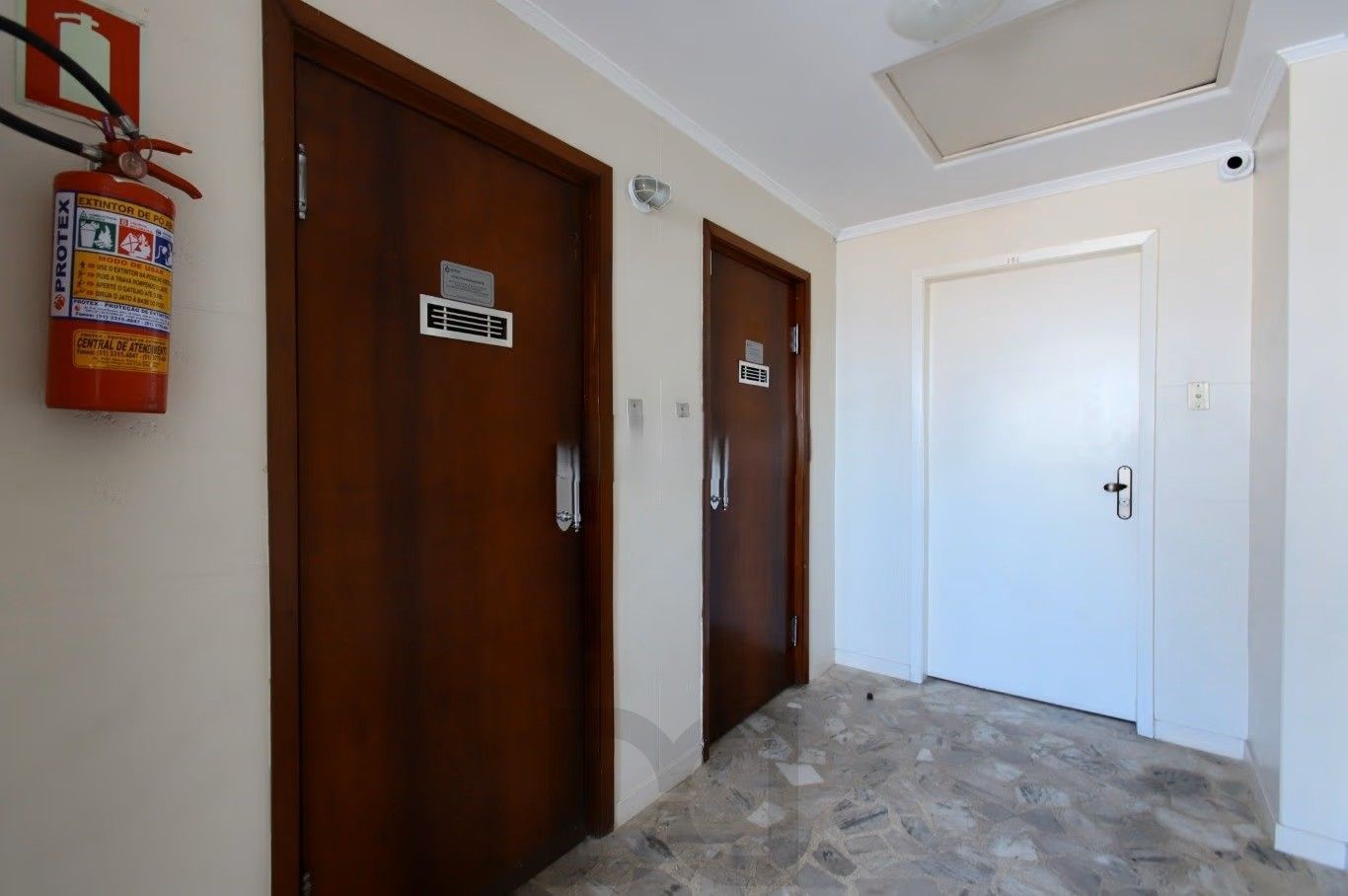Amplo apartamento de 130m² privativos no Centro Histórico de Porto Alegre. — foto 25