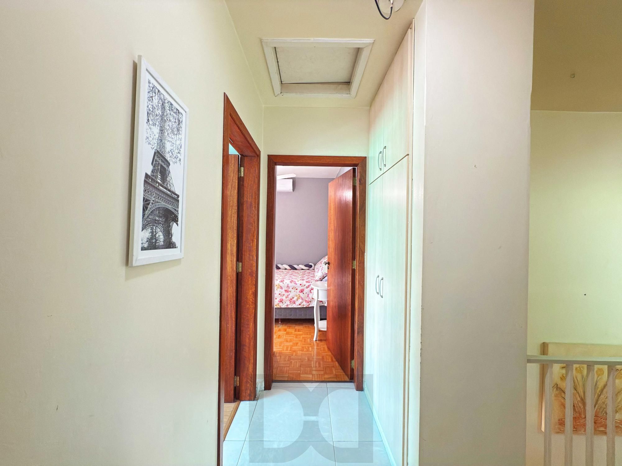 Ótima residência com 4 dormitórios, lareira e piscina no coração do bairro Tristeza. — foto 24