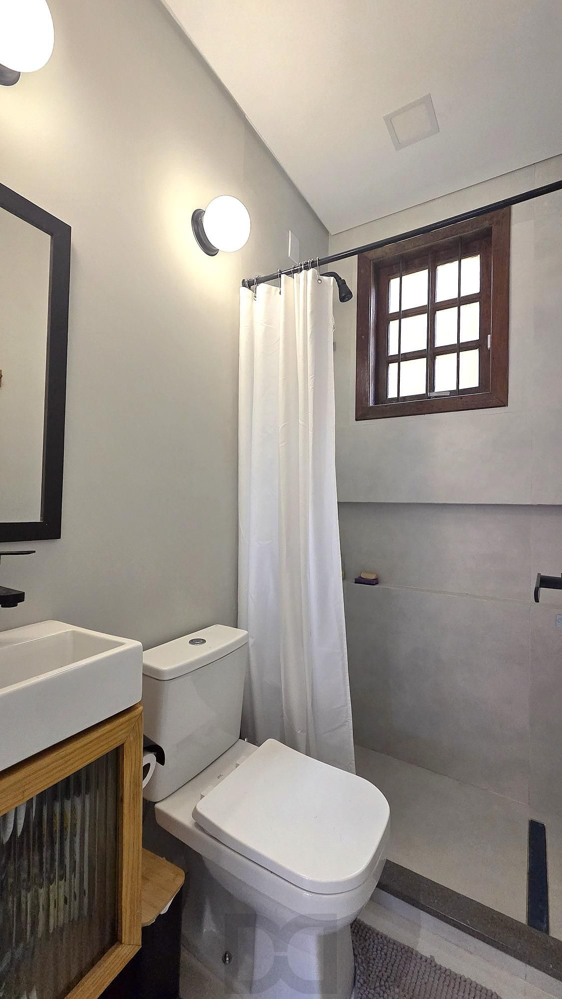Casa térrea totalmente reformada, com 3 dormitórios, sendo 2 suítes e 2 vagas de garagem. — foto 15