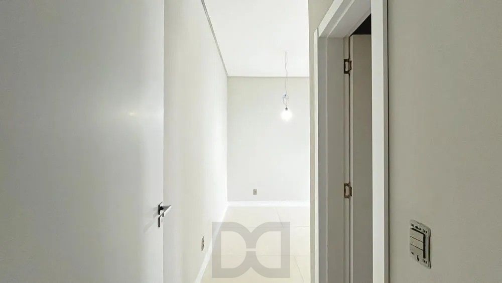 Apresentamos esta belíssima casa térrea 174m2 de área privativa, 3 suítes e 3 vagas de garagem, no Condomínio Altos do Lago. — foto 21