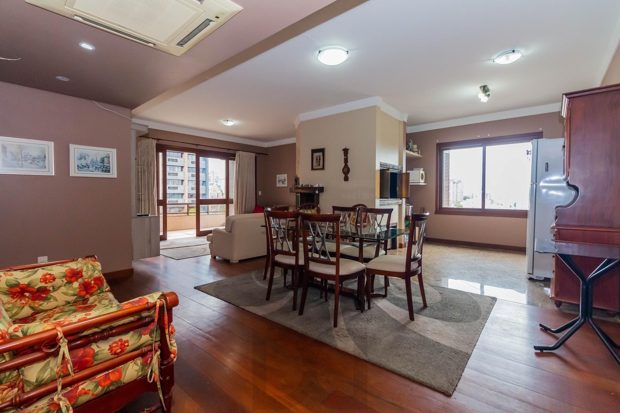 Maravilhoso apartamento no Bairro Moinhos de Vento com 4 dormitórios e 3 suítes. — foto 17