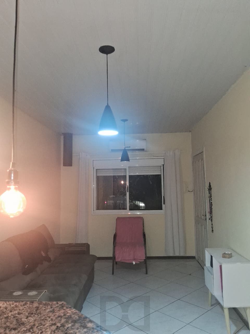 Casa com 2 dormitórios com pátio e edícula. — foto 5