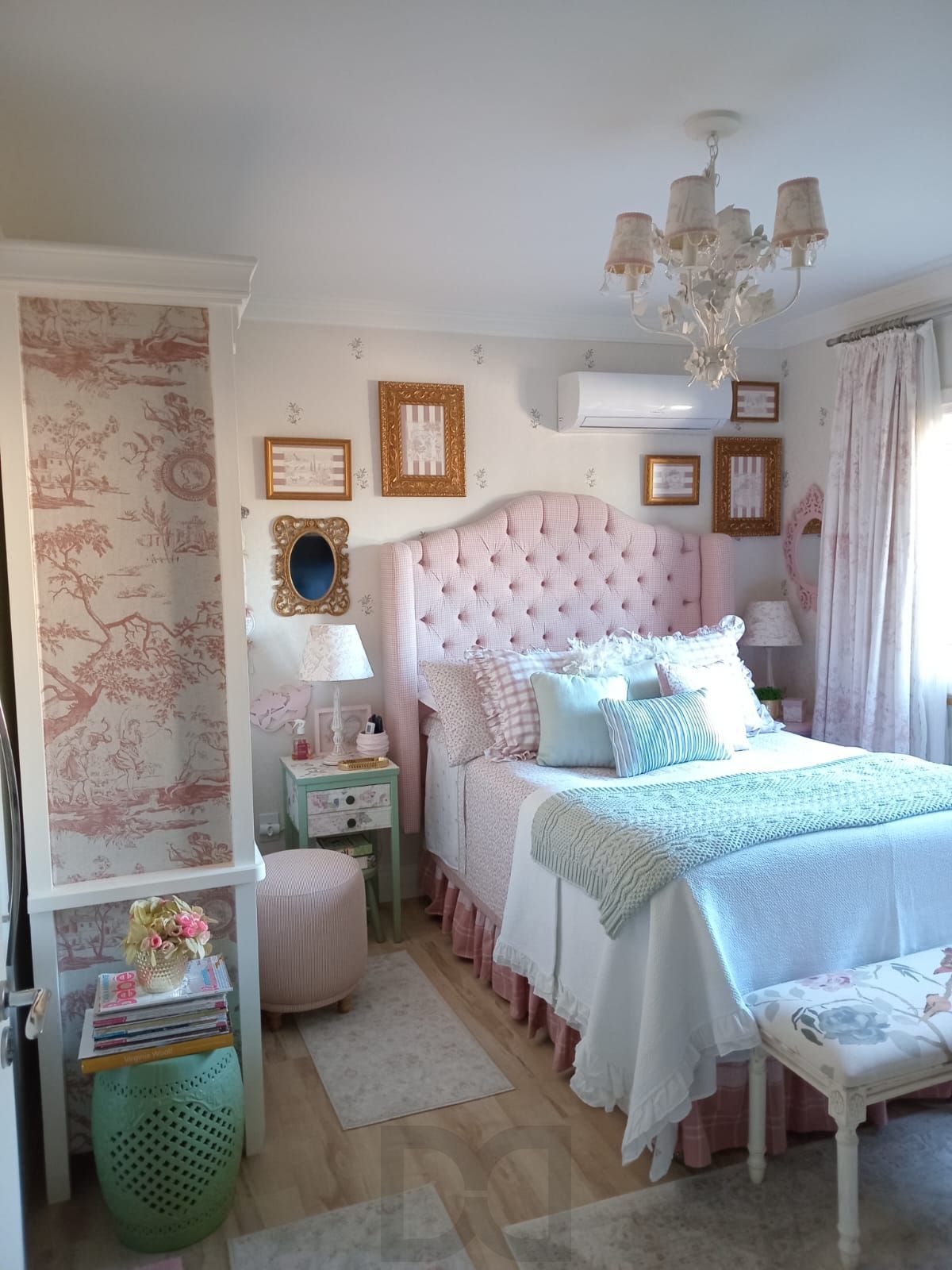 Ótimo apartamento Garden, 3 dormitórios, 1 suíte, lareira, sacada, no bairro Cristal. — foto 11