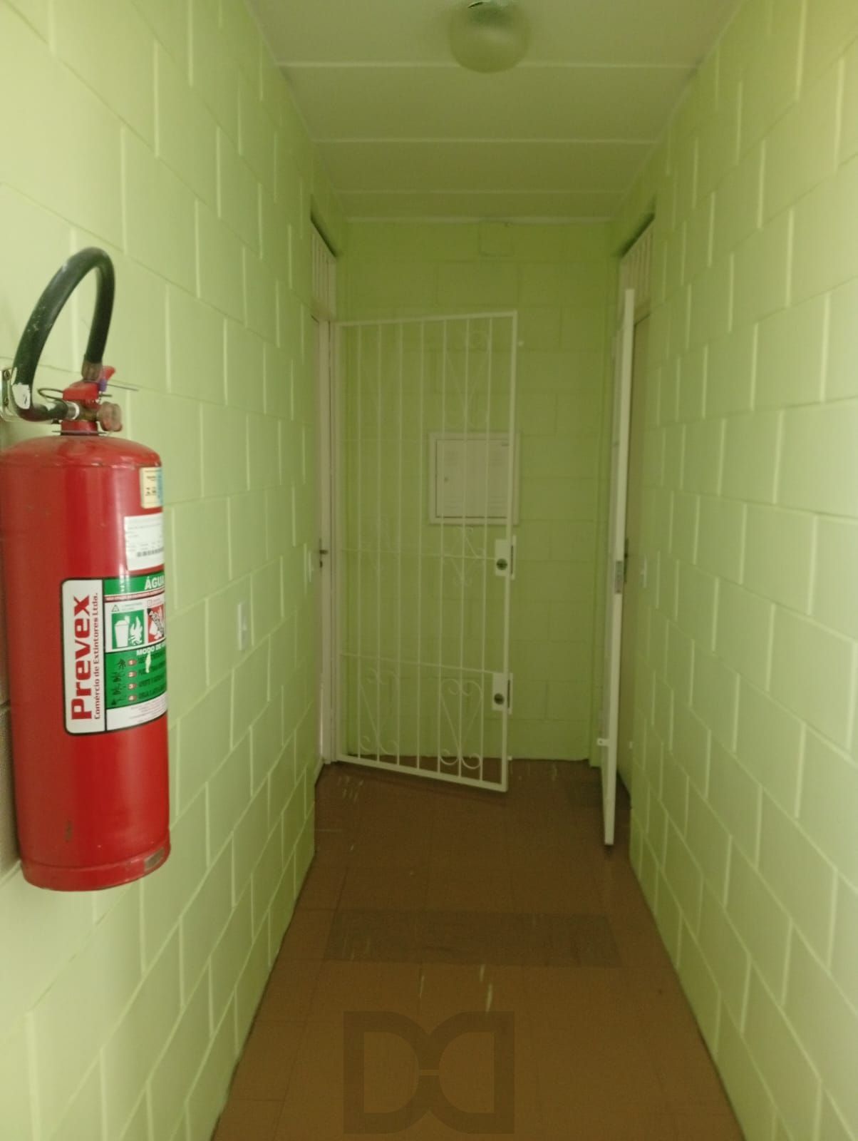Amplo apartamento 02 dormitórios, no Bairro Vila Nova. — foto 7