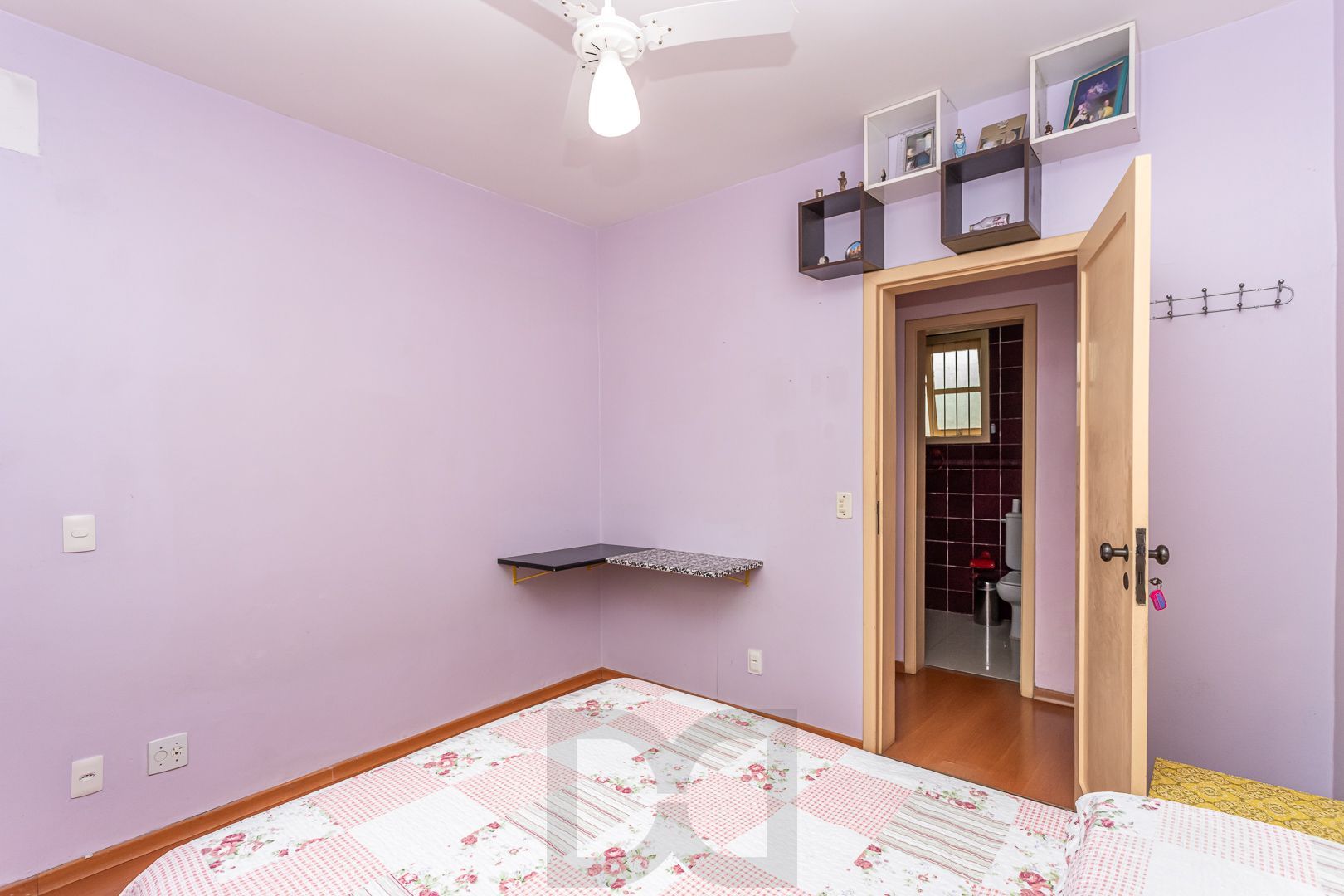 Excelente casa de dois pavimentos no bairro Ipanema, com 238m² de área privativa, 4 dormitórios, 1 suíte e 2 vagas de garagem. — foto 21