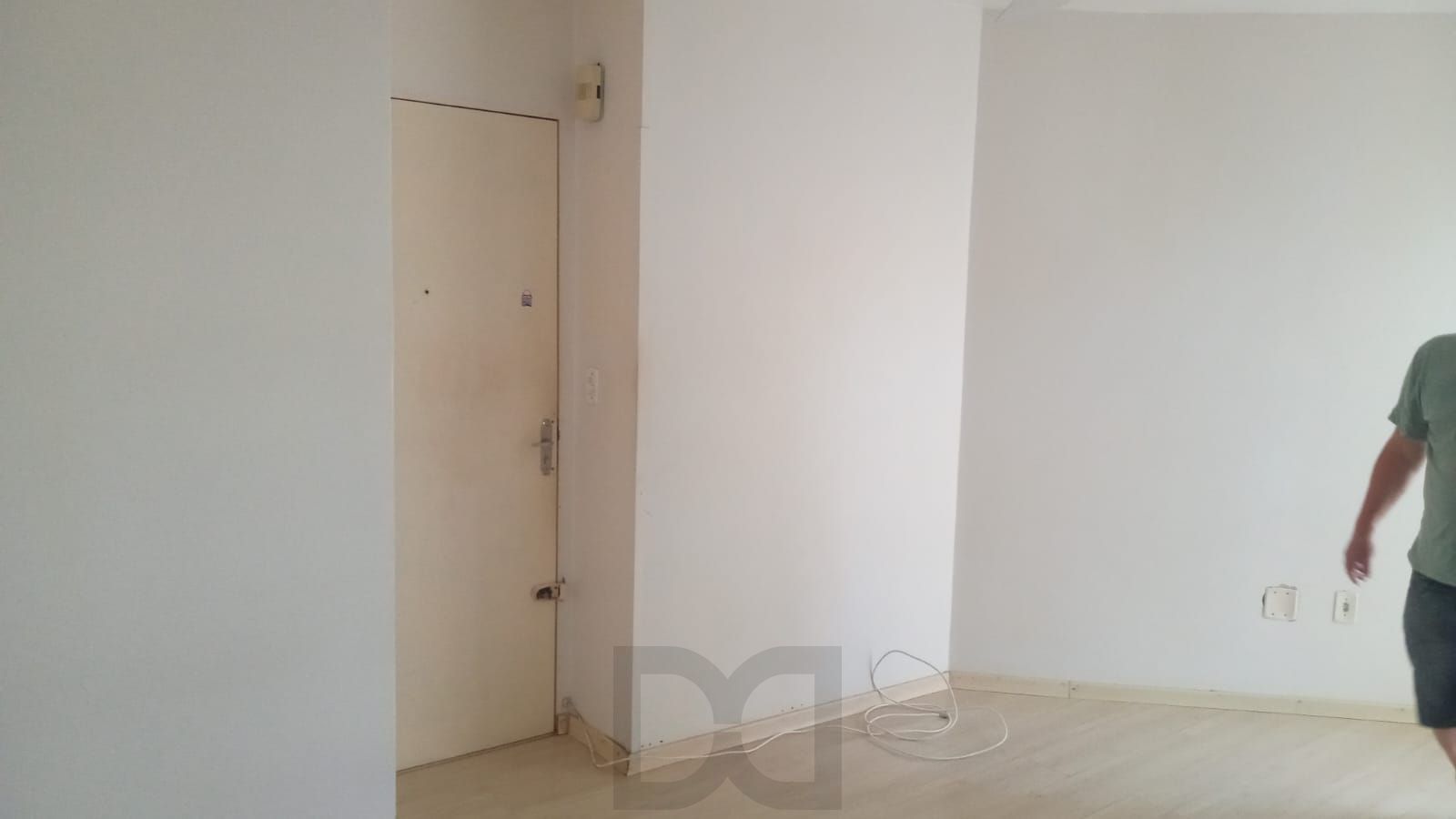 Apartamento no Bairro Cristal com 2 dormitórios. — foto 3