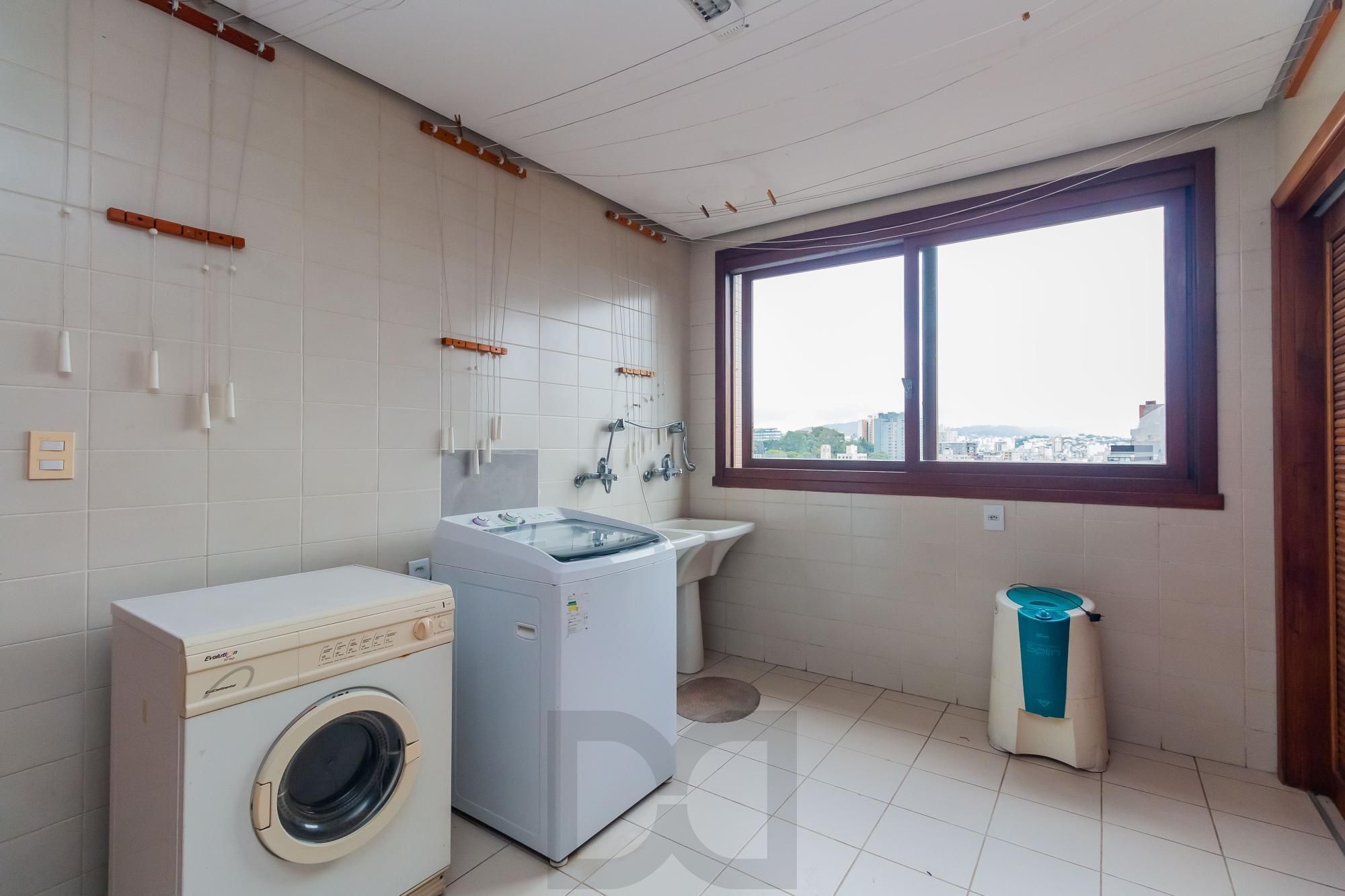Maravilhoso apartamento no Bairro Moinhos de Vento com 4 dormitórios e 3 suítes. — foto 16