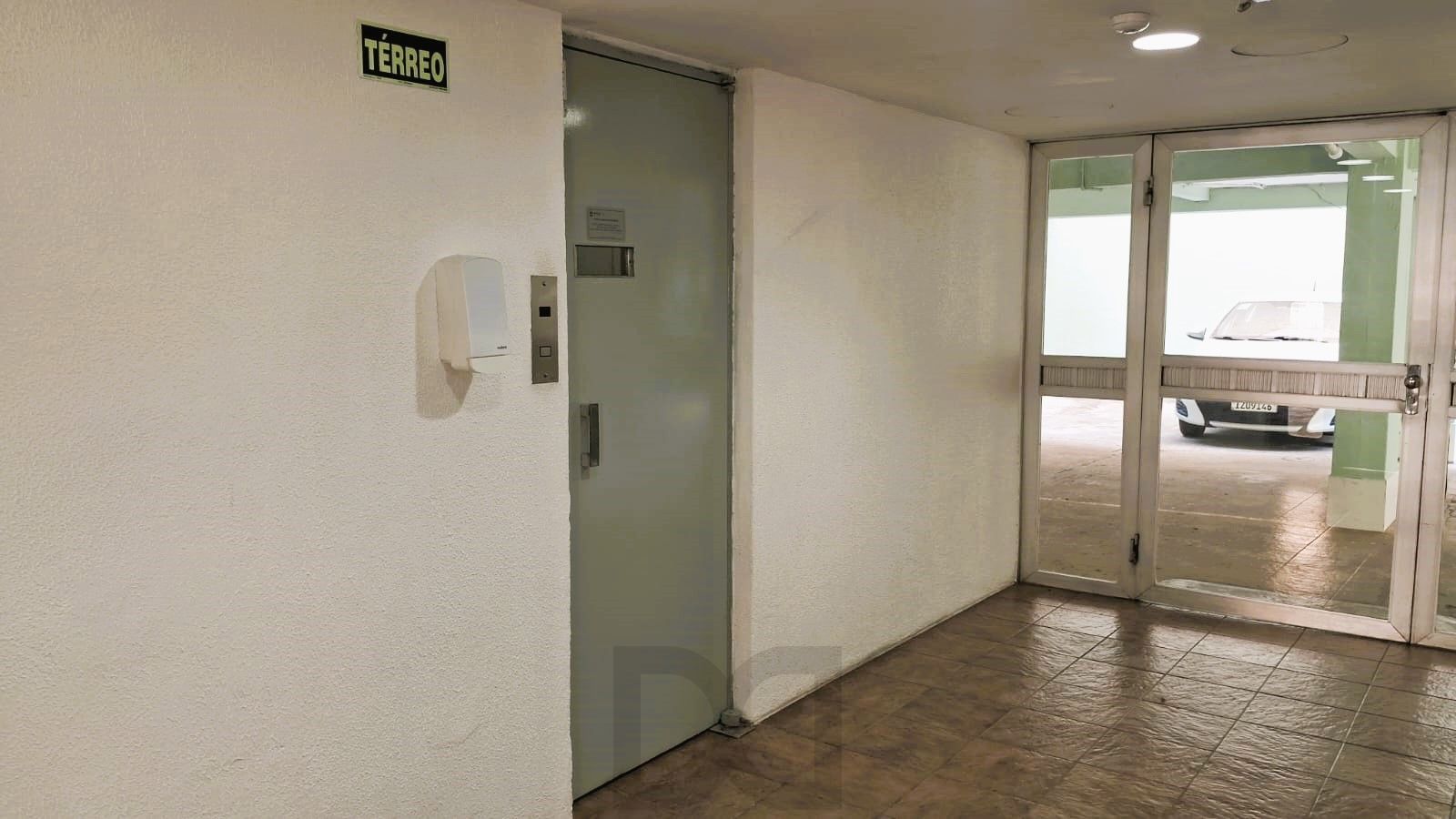 Lindo Apartamento com 1 dormitório no Bairro Menino Deus. — foto 8