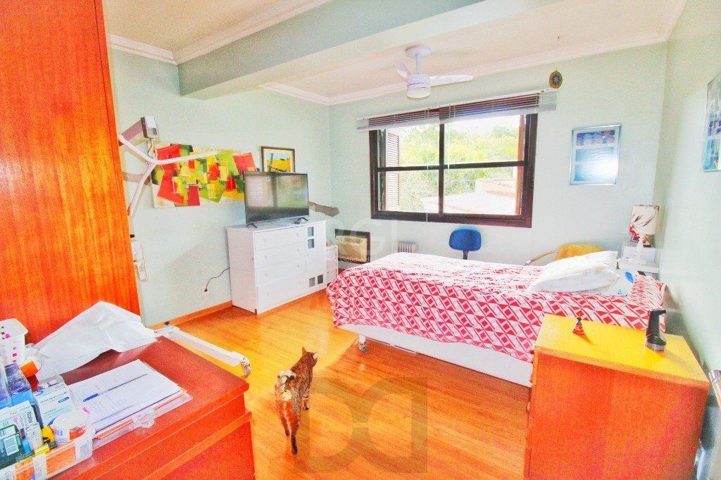 Casa em Porto Alegre, no bairro Jardim Isabel, com 4 dormitório(s), e 4 banheiro — foto 13