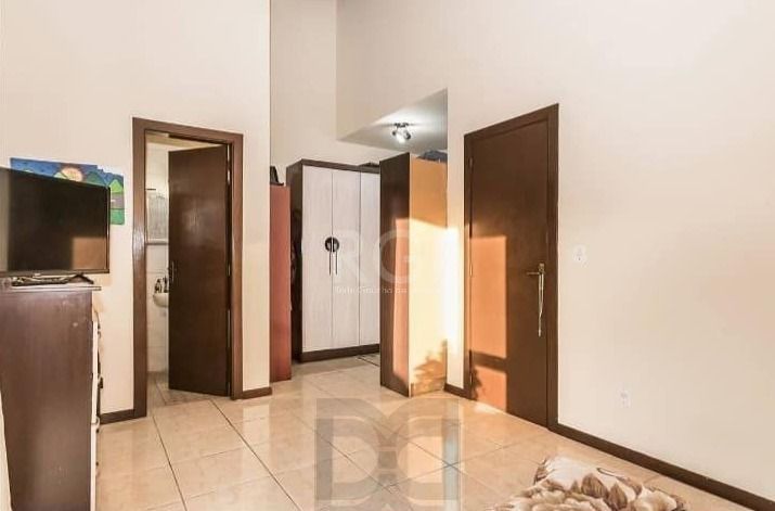 Casa em condomínio Fechado no Bairro Ipanema c/3 dormitórios. — foto 14