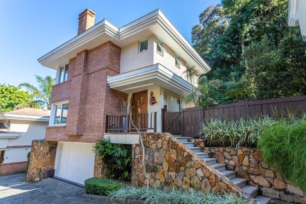 Casa em condomínio no Bairro Pedra Redonda de Alto Padrão construtivo. — foto 33