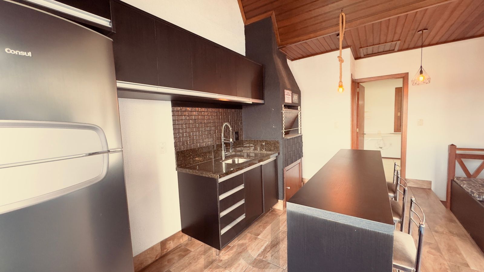 Excelente Residência com 3 dormitórios sendo 2 deles suítes de casal. — foto 26