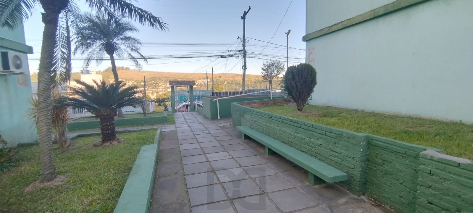 Apartamento com 3 dormitórios no Bairro Nonoai. — foto 2