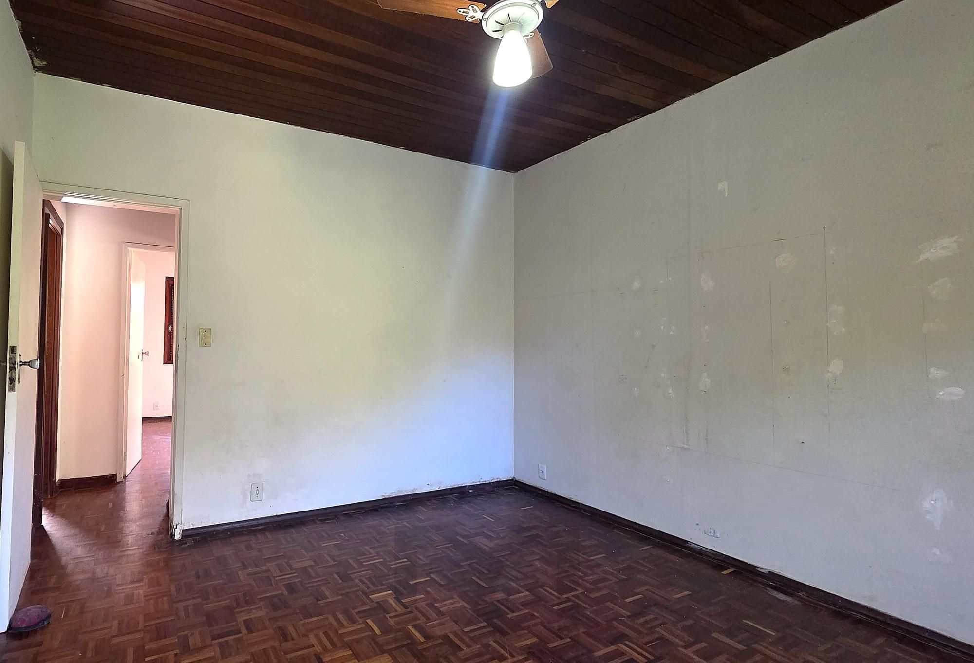 Excelente casa com 160 m² privativos, 4 dormitórios e garagem para 2 carros. — foto 7