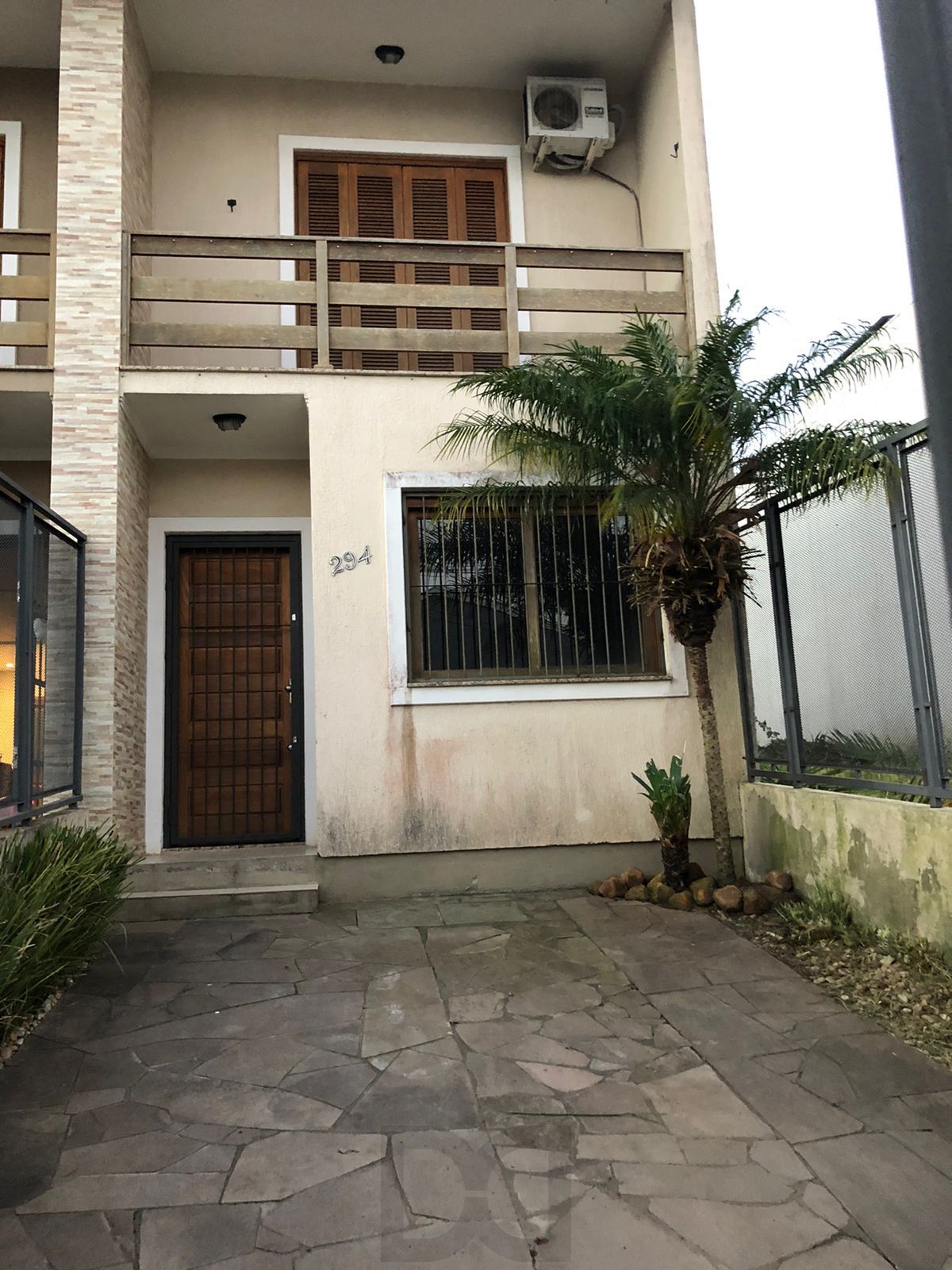 Espetacular sobrado com 2 dormitórios, 1 suíte c/ sacada no Residencial Hípica Boulevard — foto 1
