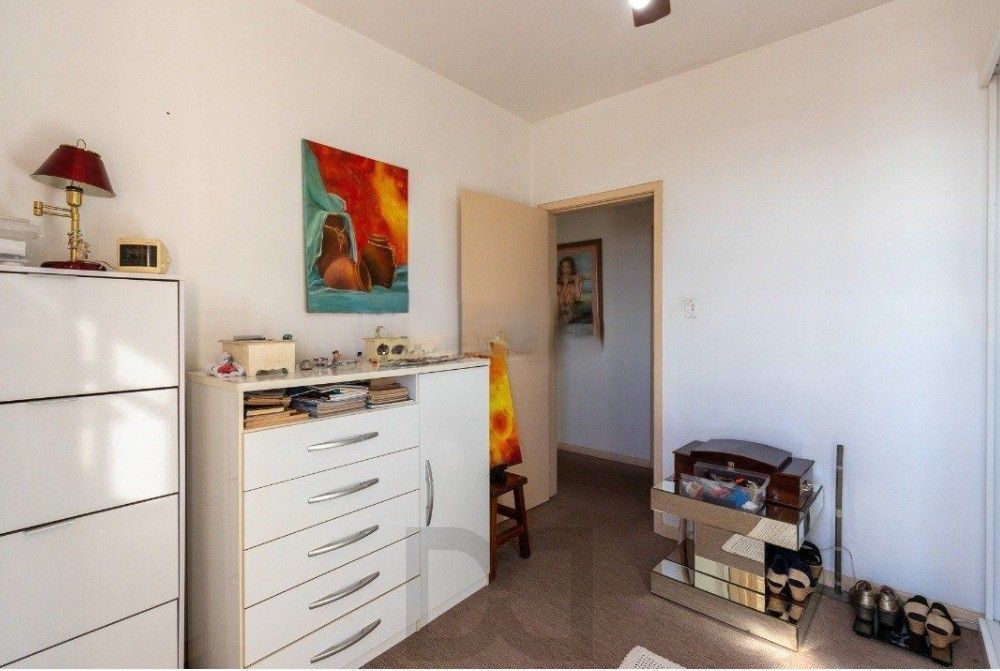 Excelente casa com 5 dormitórios, 2 suítes, 3 vagas de garagem e uma vista perene para o por do sol no Guaiba. — foto 42