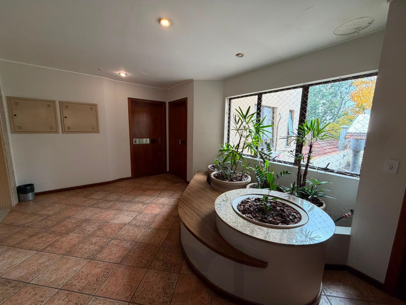 Sala comercial, com 01 banheiro 25,43 de área privativa. Bairro Petrópolis. — foto 8