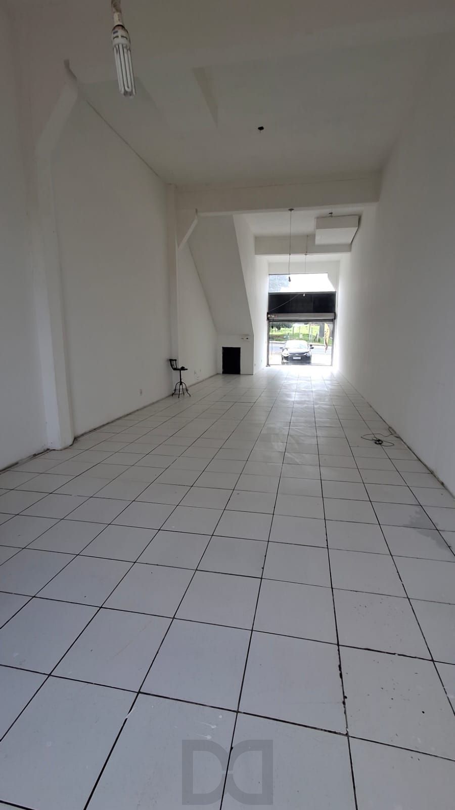 Ampla loja na Hipica — foto 3