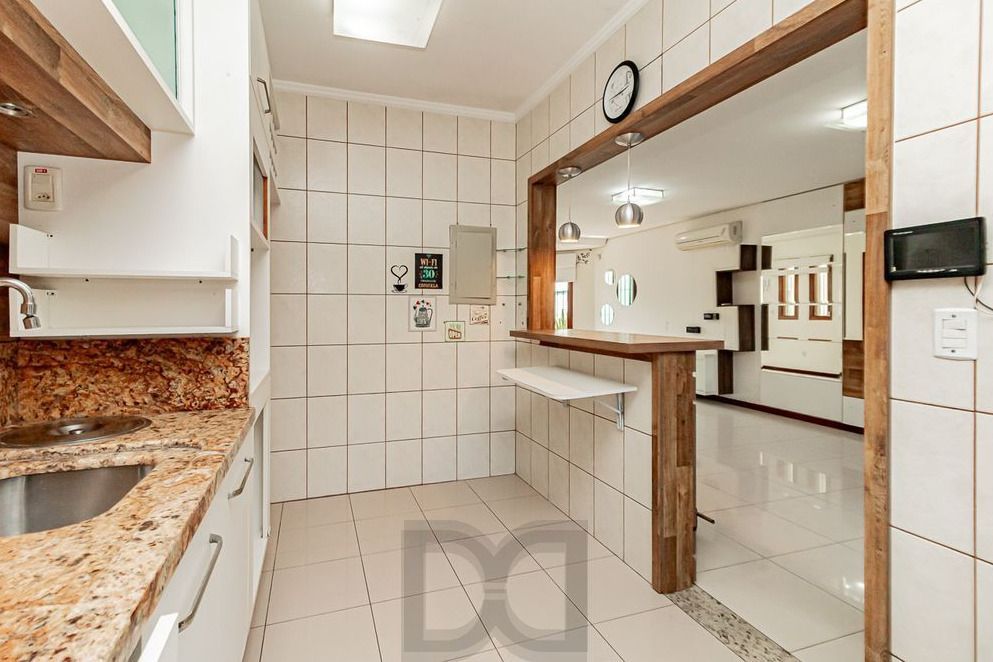 Casa em condomínio Fechado no Bairro Ipanema c/3 dormitórios. — foto 8