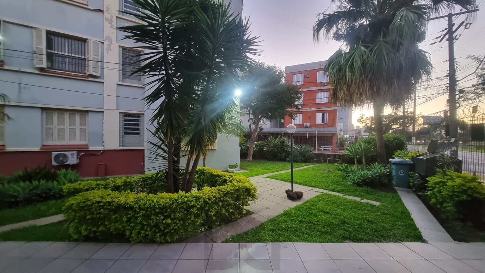 Ótimo apartamento 2 dormitórios. — foto 21