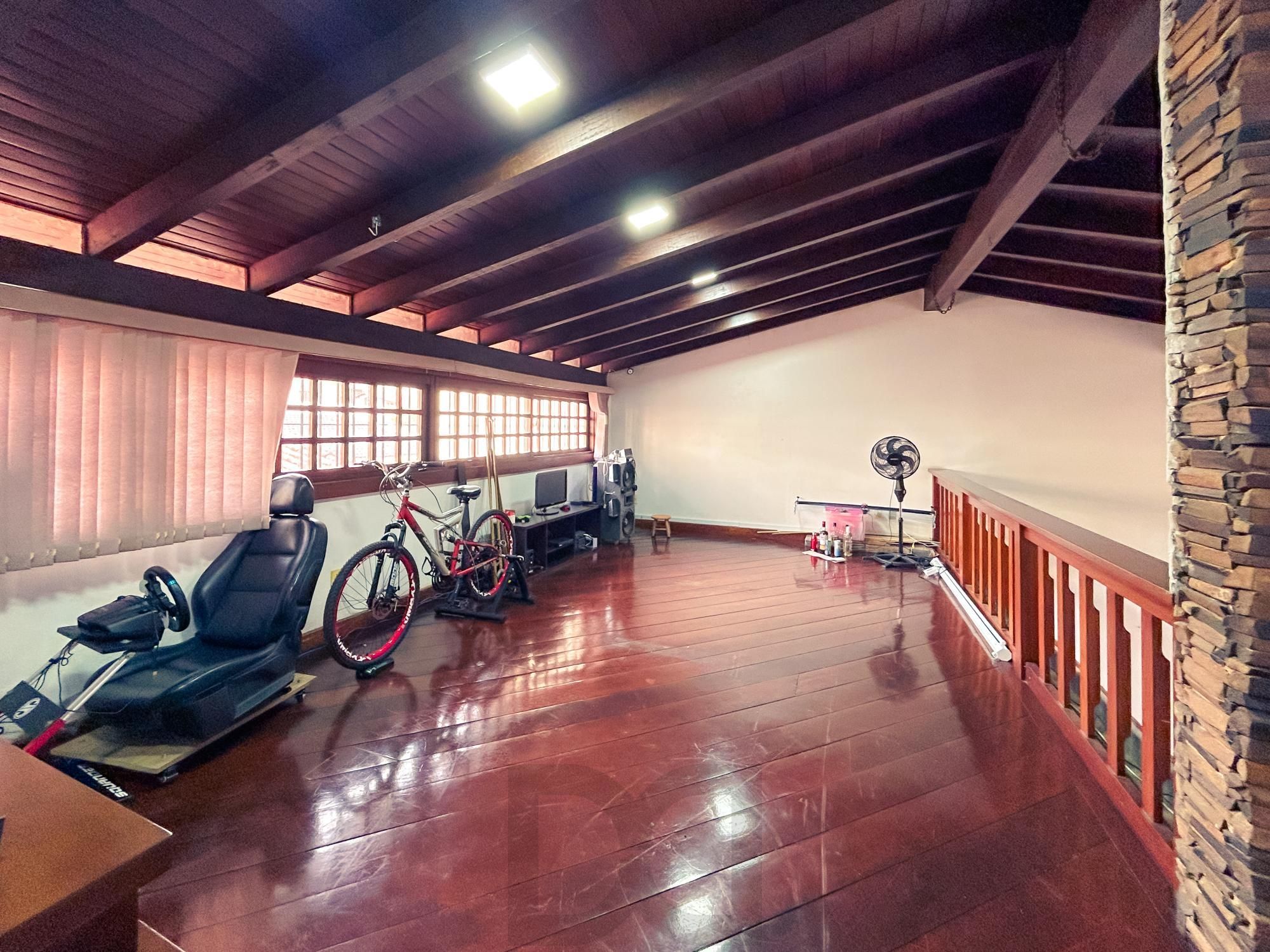 " Oportunidade" Linda Casa com 4 dormitórios, piscina, lareira e Salão de festas semimobiliada  Bairro Vila assunção — foto 29