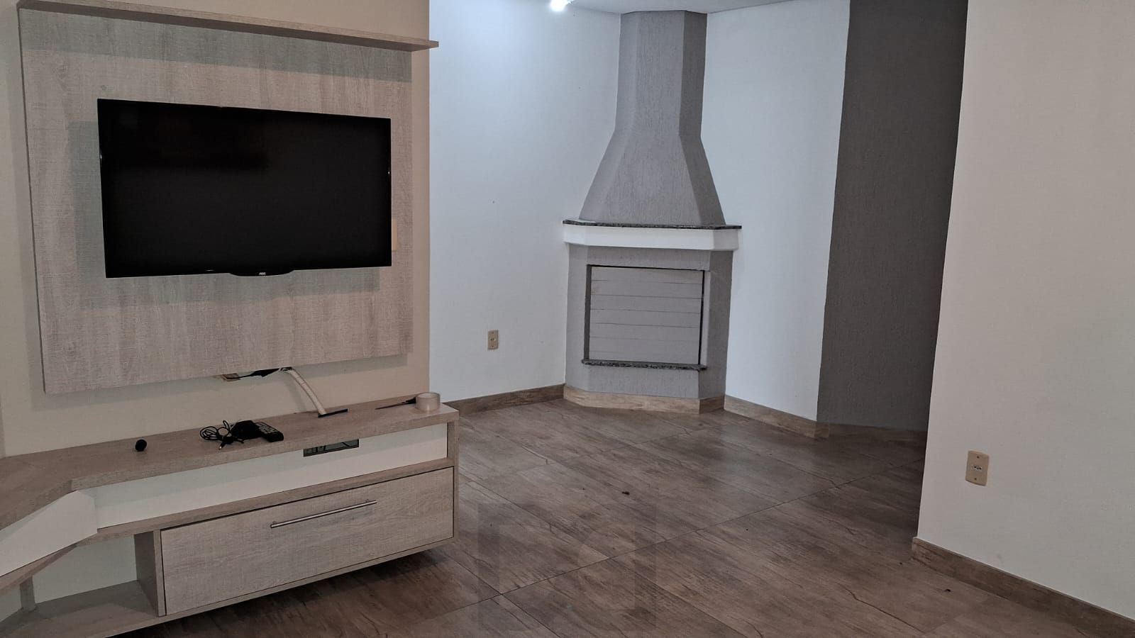 Excelente Residência com 3 dormitórios sendo 2 deles suítes de casal. — foto 6