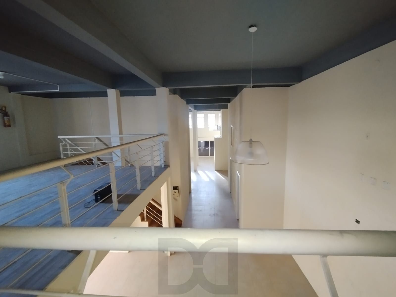 Excelente loja com 400m, 4 banheiros, 3 vagas, mezanino, fácil acesso e grande visibilidade no bairro Tristeza — foto 23