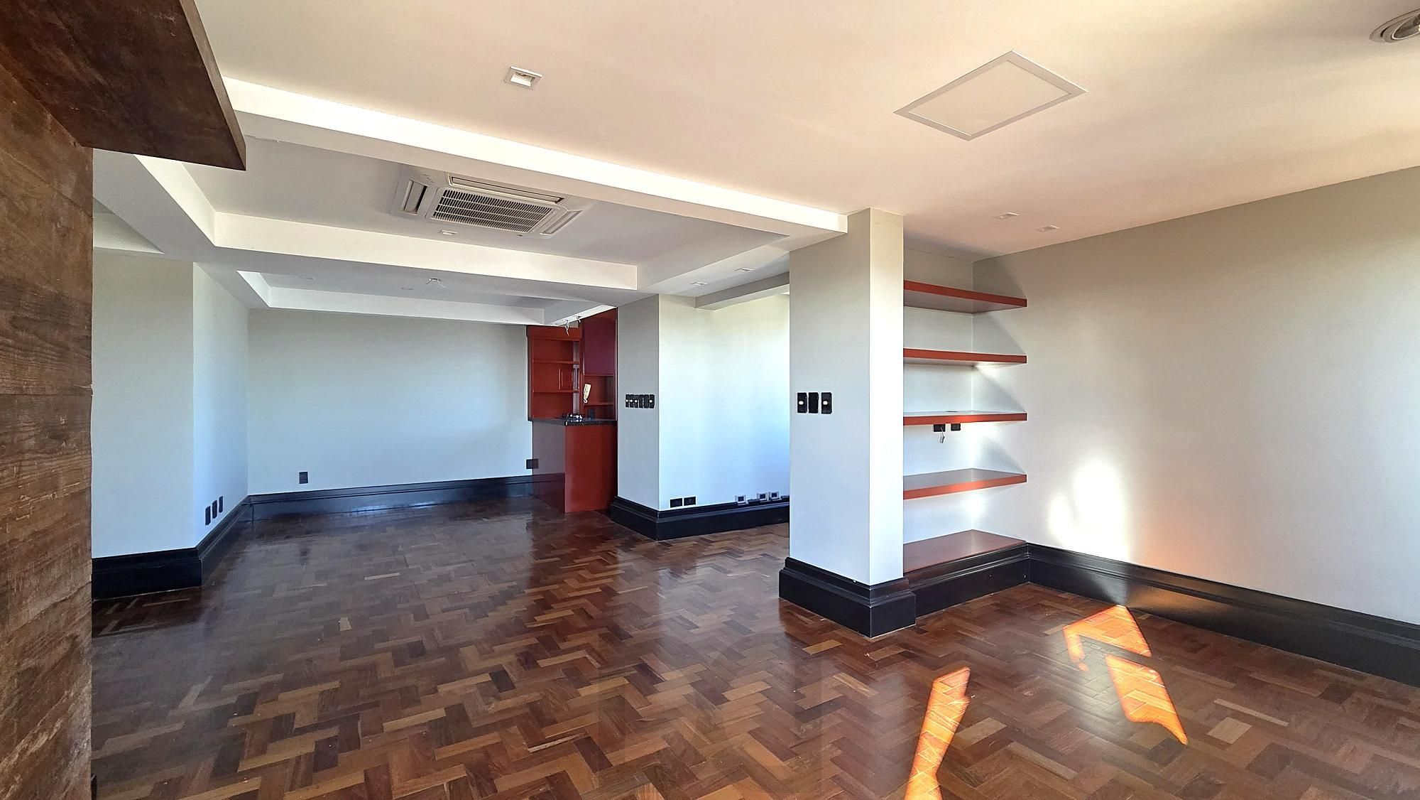 Belíssima cobertura com 153m2 de área privativa, com 3 dormitórios, um suíte e uma vaga de garagem. — foto 22