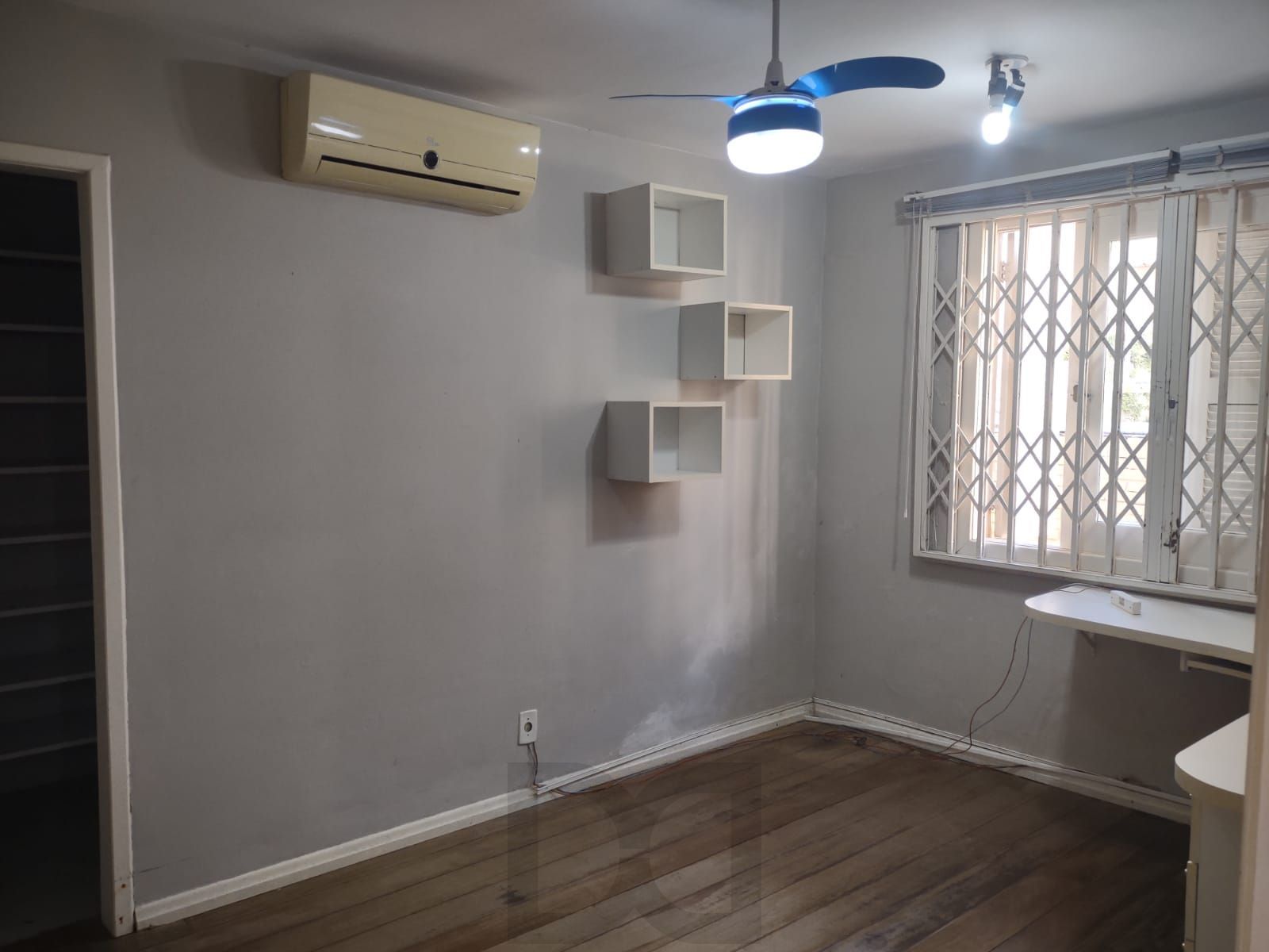 Casa 3 quartos com suíte, espaço gourmet, piscina, 7 vagas de garagem, na Tristeza. — foto 10