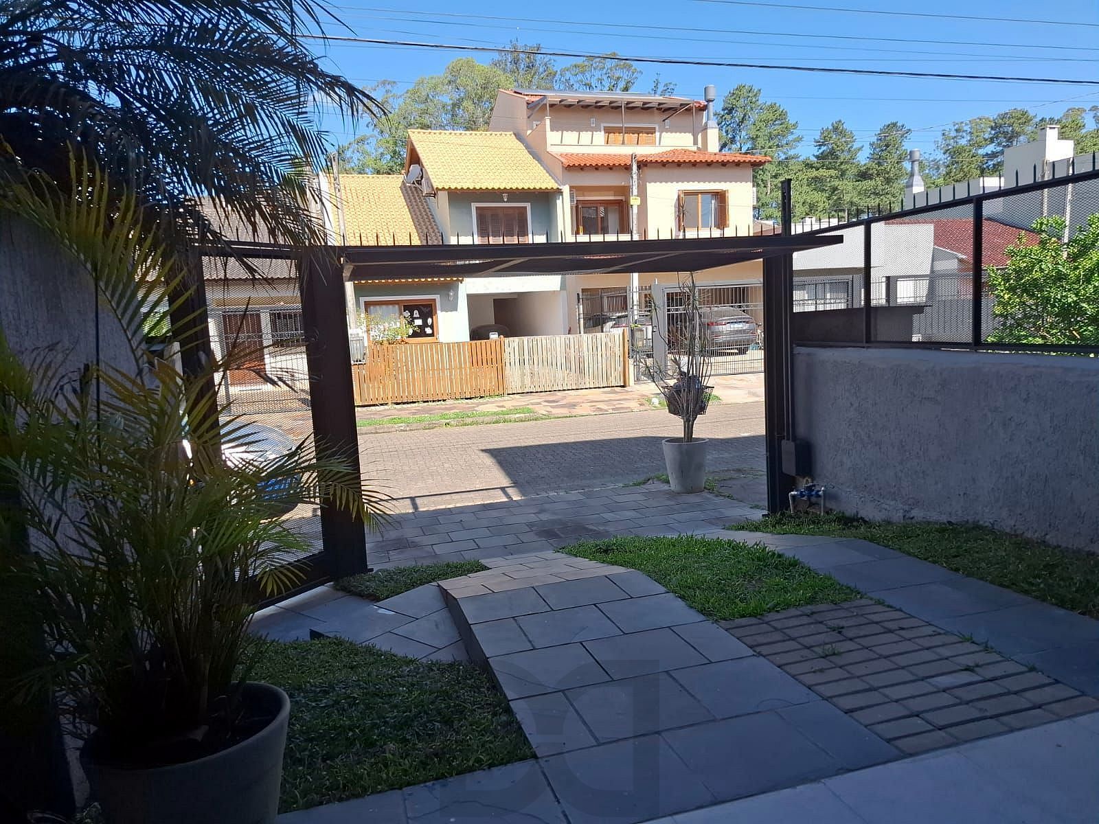 Casa com 3 dormitórios para alugar no bairro Hípica, em Porto Alegre, RS — foto 2