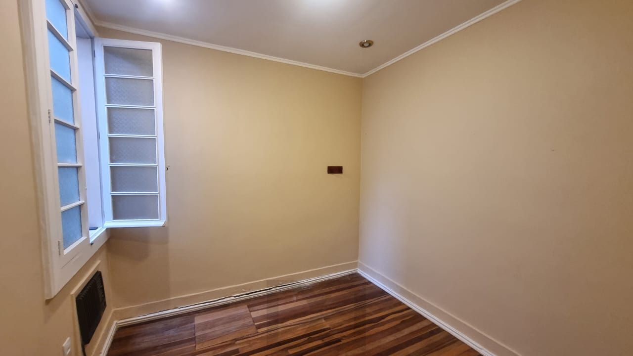 ótima casa transformada em comercial, com 3 salas, banho social, cozinha, pátio, em localização privilegiada no bairro. — foto 8