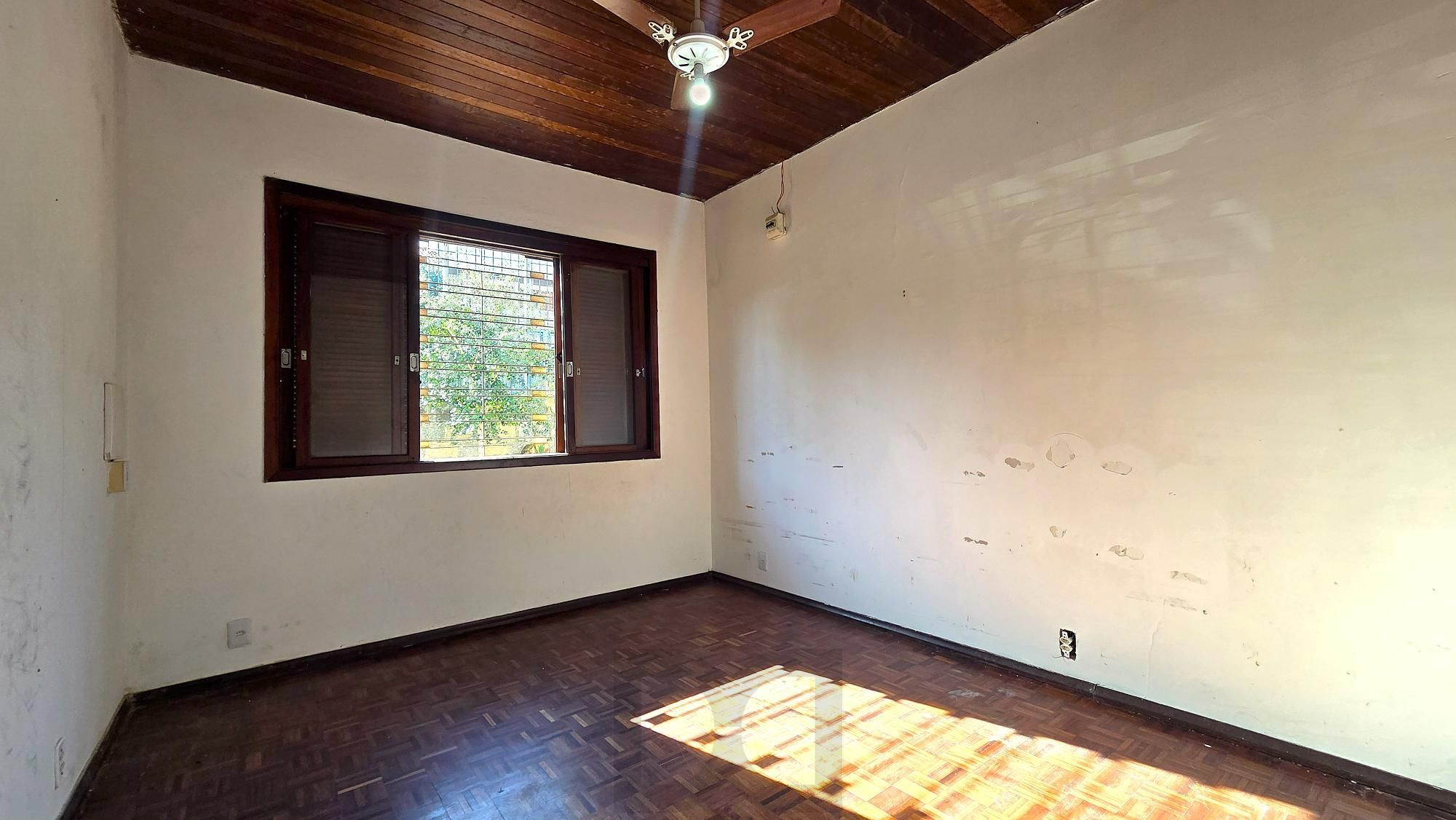 Excelente casa com 160 m² privativos, 4 dormitórios e garagem para 2 carros. — foto 8