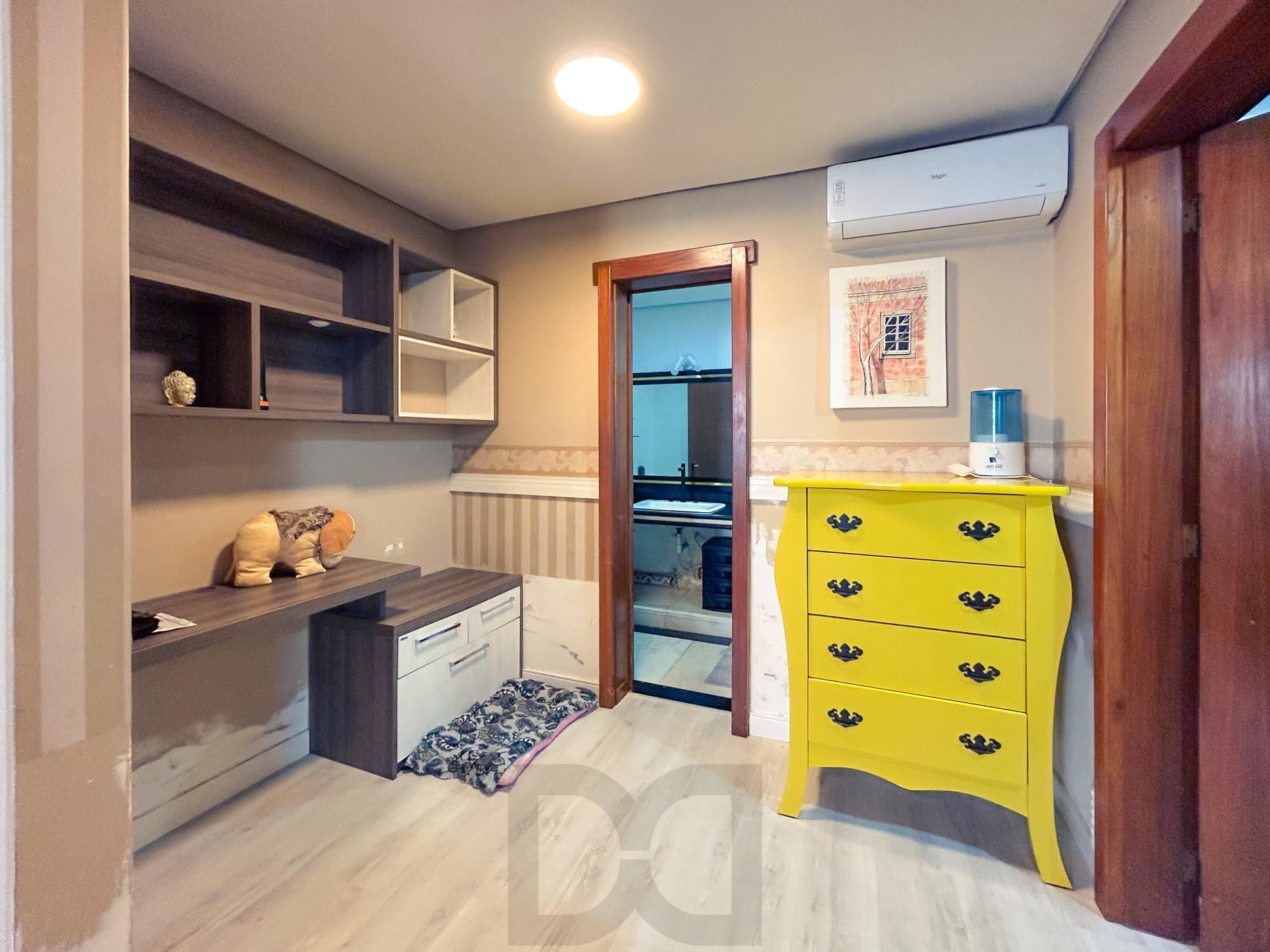 " Oportunidade" Linda Casa com 4 dormitórios, piscina, lareira e Salão de festas semimobiliada  Bairro Vila assunção — foto 20