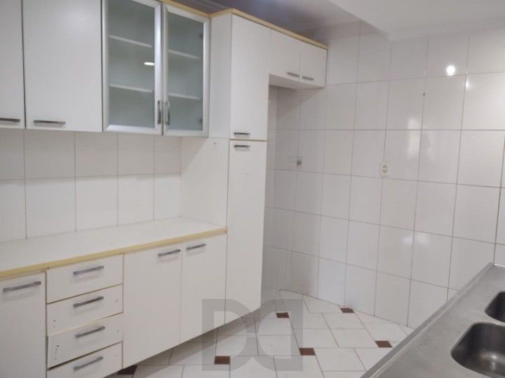 Casa 3 quartos com suíte, espaço gourmet, piscina, 7 vagas de garagem, na Tristeza. — foto 12