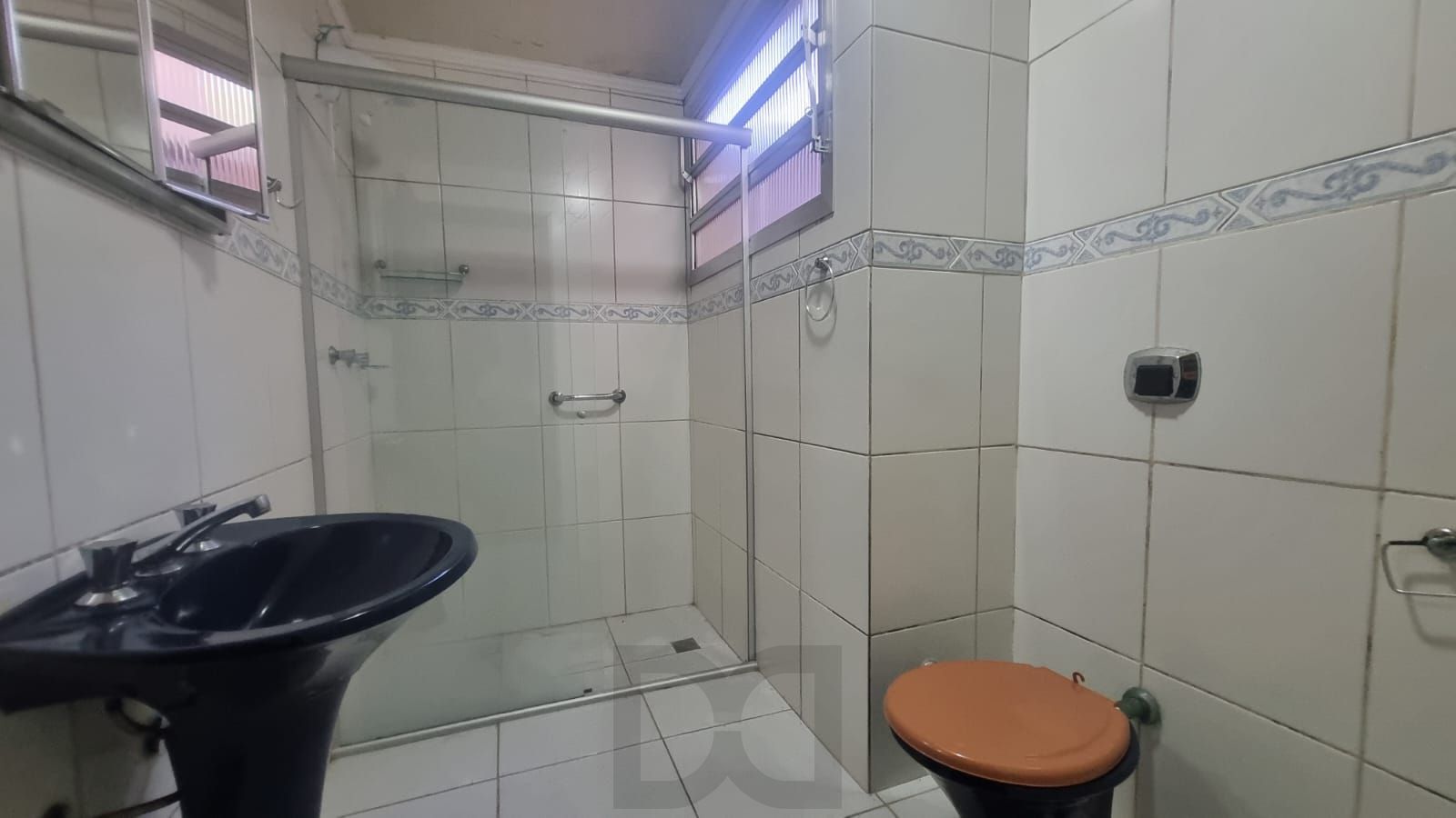 Ótima Residência com 5 dormitórios e 2 suítes. Bairro Santa Tereza. — foto 26