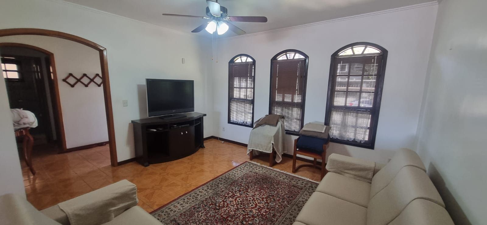 Ótima Residência com 3 dormitórios sendo 1suíte, no Bairro Ipanema. — foto 7