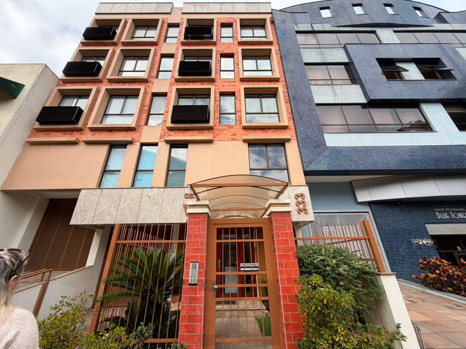 Sala comercial, com 01 banheiro 25,43 de área privativa. Bairro Petrópolis. — foto 2